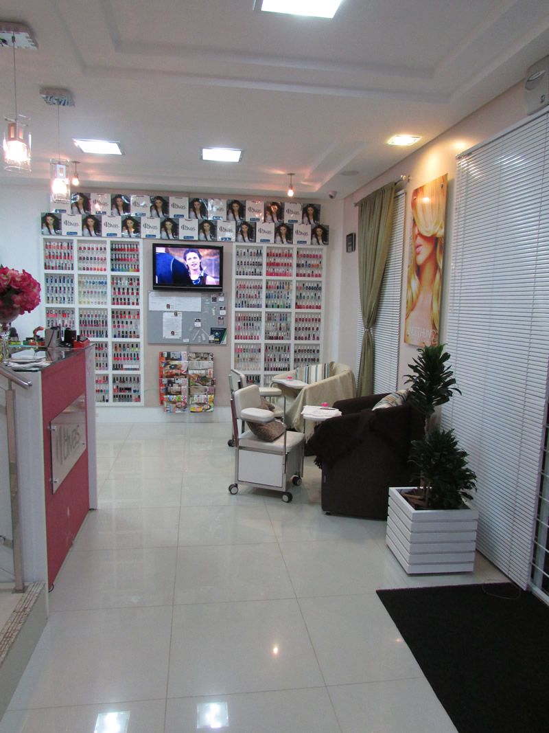 Divas Studio Hair - 
