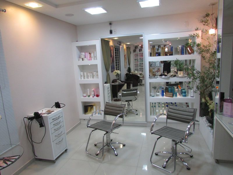 Divas Studio Hair - 